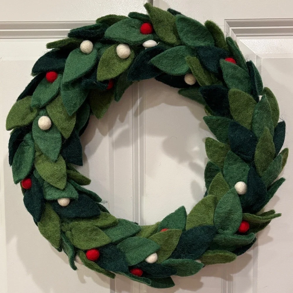 🎄 Trader Joe’s Crafted Felted Wool Christmas Wreath Made in Nepal 🎄